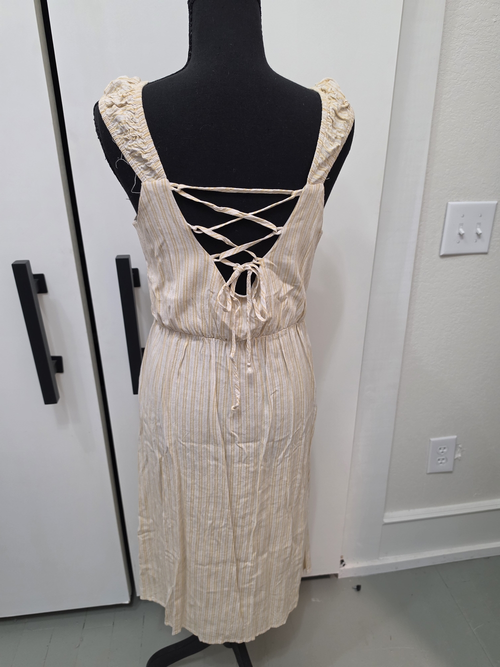 Light Cream & Yellow Striped Midi Dress - Picture 3 of 4